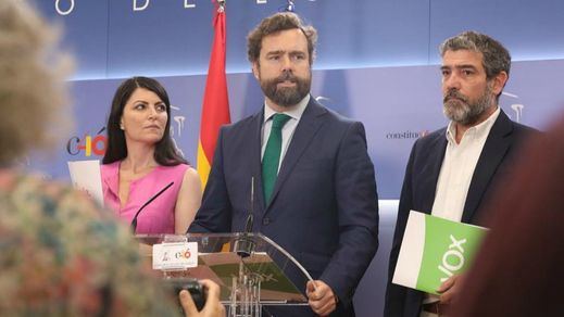 Vox rebaja sus exigencias a Ciudadanos y allana los acuerdos en Madrid y Murcia