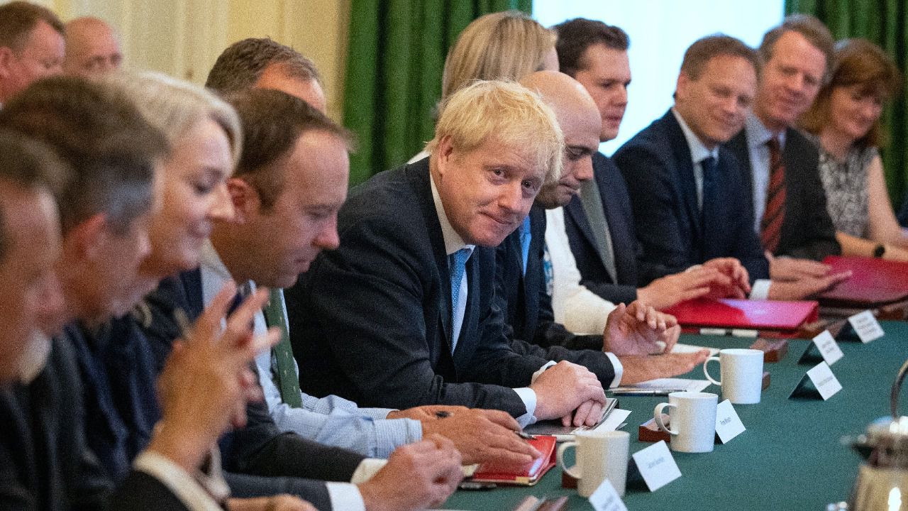 Boris Johnson forma un gobierno de radicales antieuropeos y promete un Brexit favorable al Reino Unido