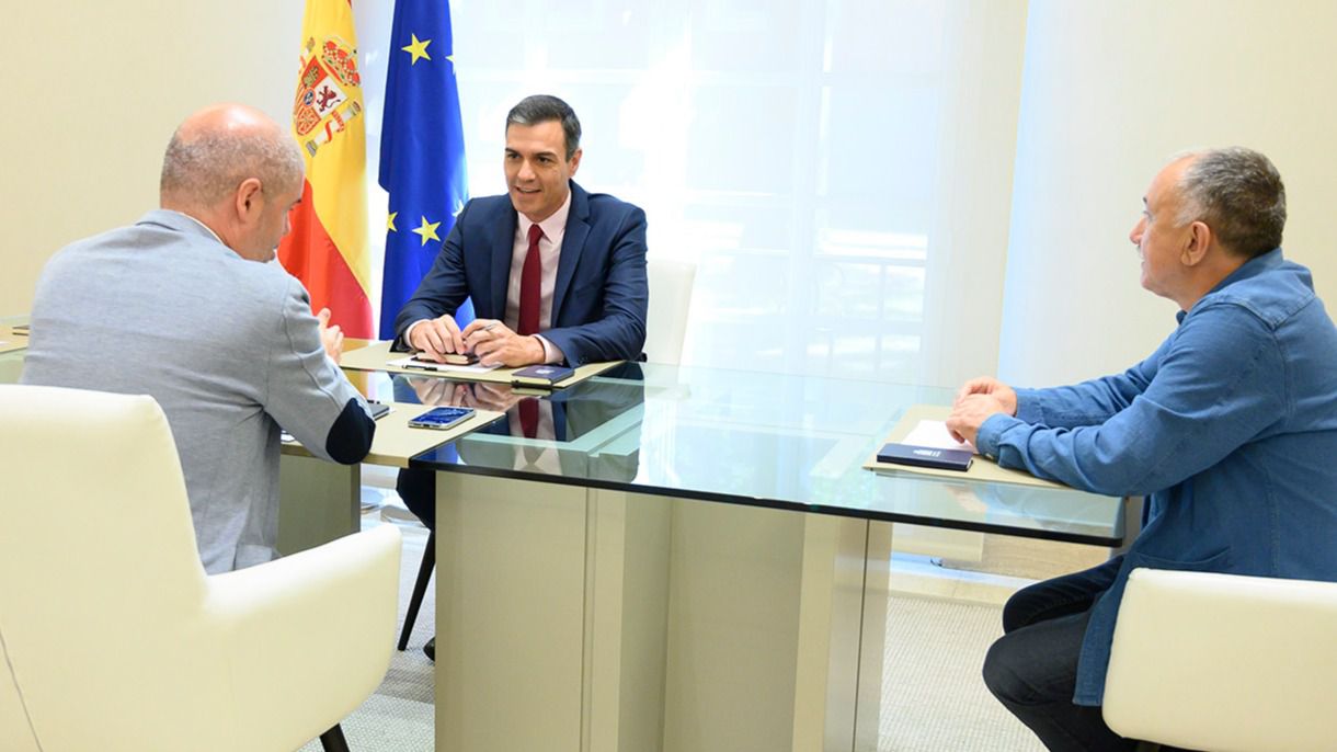 CCOO y UGT presionan a Sánchez para que alcance un acuerdo con Unidas Podemos