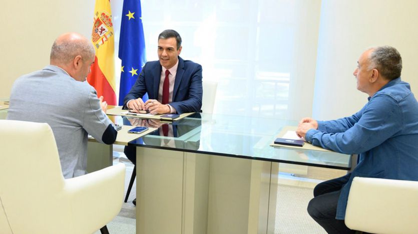 CCOO y UGT presionan a Sánchez para que alcance un acuerdo con Unidas Podemos