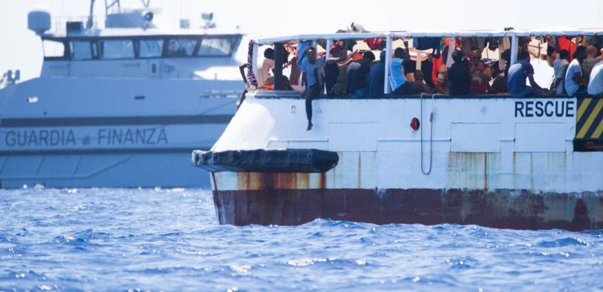 'Open Arms' denuncia que 134 personas siguen "secuestradas en el mar" con el "consentimiento" de los líderes europeos