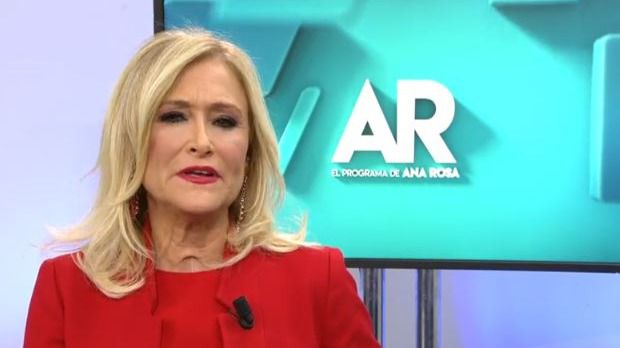 Cifuentes rompe su silencio y achaca su 'caída' al interés de algún empresario