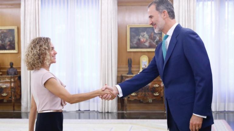 Meritxell Batet y Rey Felipe VI