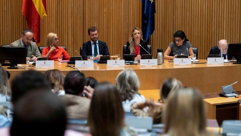 Casado 'resucita' a Rosa Díez pero no logra sumar a Rivera y Abascal a su acto por la unidad de España