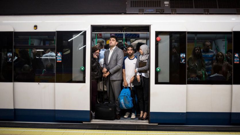 Viajar en Metro supone contaminar cinco veces menos que hacerlo en vehículo privado