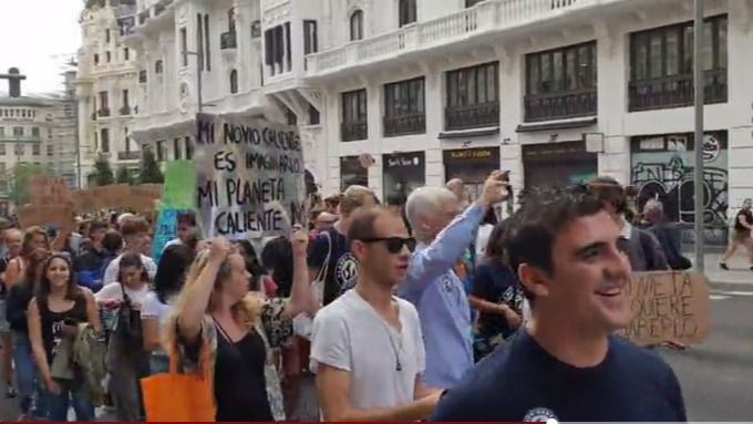 España se suma a la movilización internacional contra el cambio climático al grito de: "No hay planeta B"