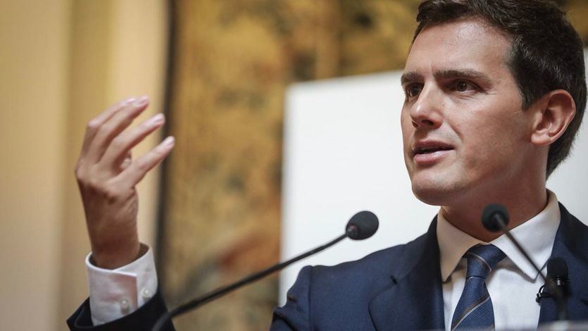 Estafadores se cuelan en el Whatsapp de Albert Rivera