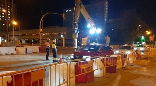 Operarios trabajando durante la madrugada en el soterramiento de Castellana Norte (Foto: Asociación Vecinal San Cristóbal Barrio de Castilla)