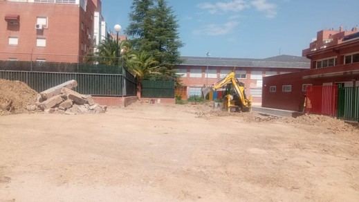 Obras en los terrenos aledaños del CEIP Gonzalo Fernández de Córdoba (Foto: AMPA CEIP Gonzalo Fernández de Córdoba )