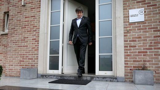 Paralizada la euroorden contra Puigdemont por estar en castellano