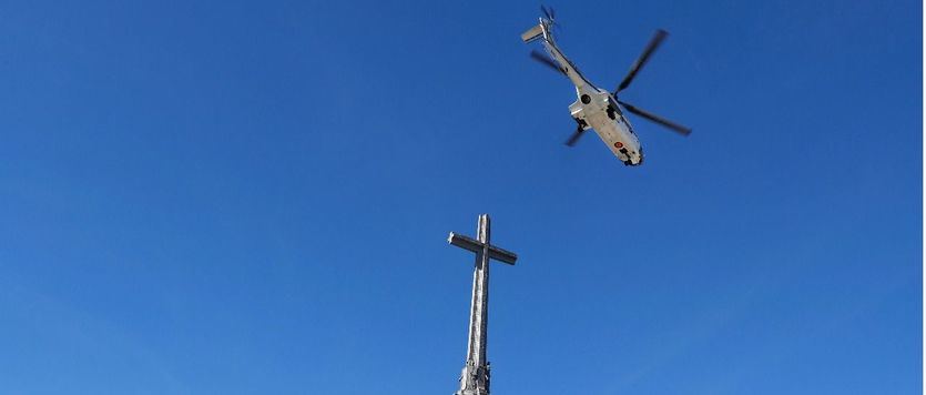 Helicóptero saliendo del Valle de los Caídos