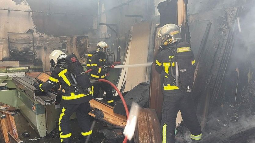 Incendio en un polígono industrial de Aranjuez (Foto: @112cmadrid)