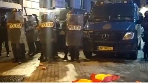 Nueva noche de disturbios independentistas en la convocatoria de los CDR en Barcelona