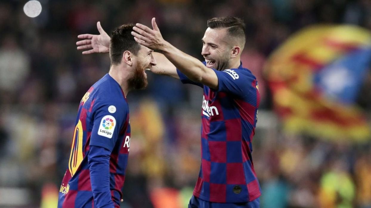 Messi vuelve a sentar cátedra (5-1 al Valladolid) y el Atlético a flojear (1-1 ante el Alavés)