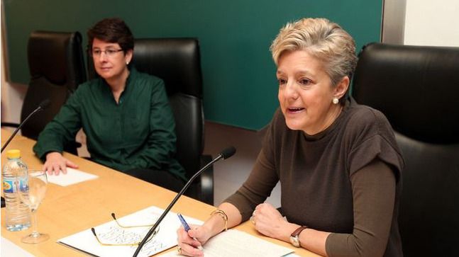 Anna Caballé recibe el Premio Nacional de Historia por 'Concepción Arenal, la caminante y su sombra'