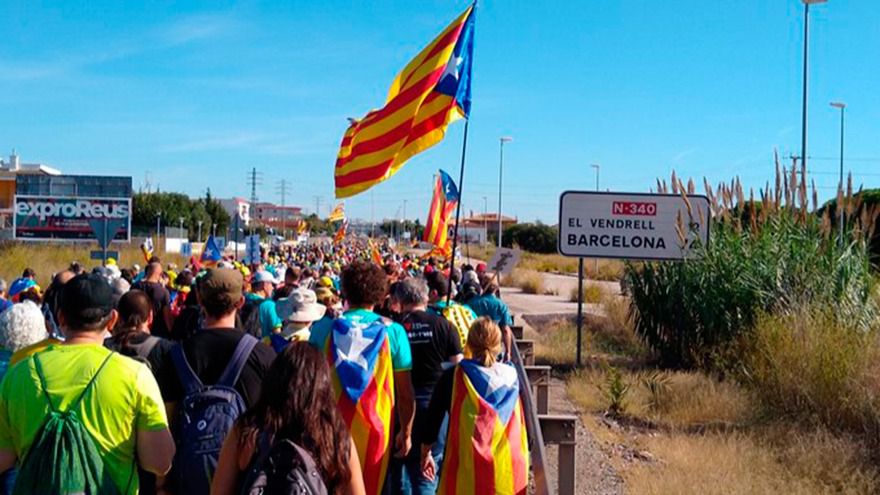 La encuesta del CIS catalán refleja un claro descenso de los ciudadanos a favor de la independencia