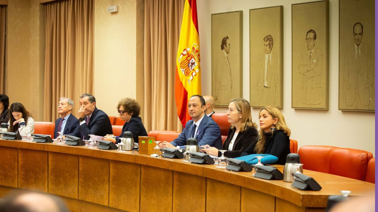 PP y Cs salvan al PSOE dando luz verde al decreto contra la 'república digital catalana'