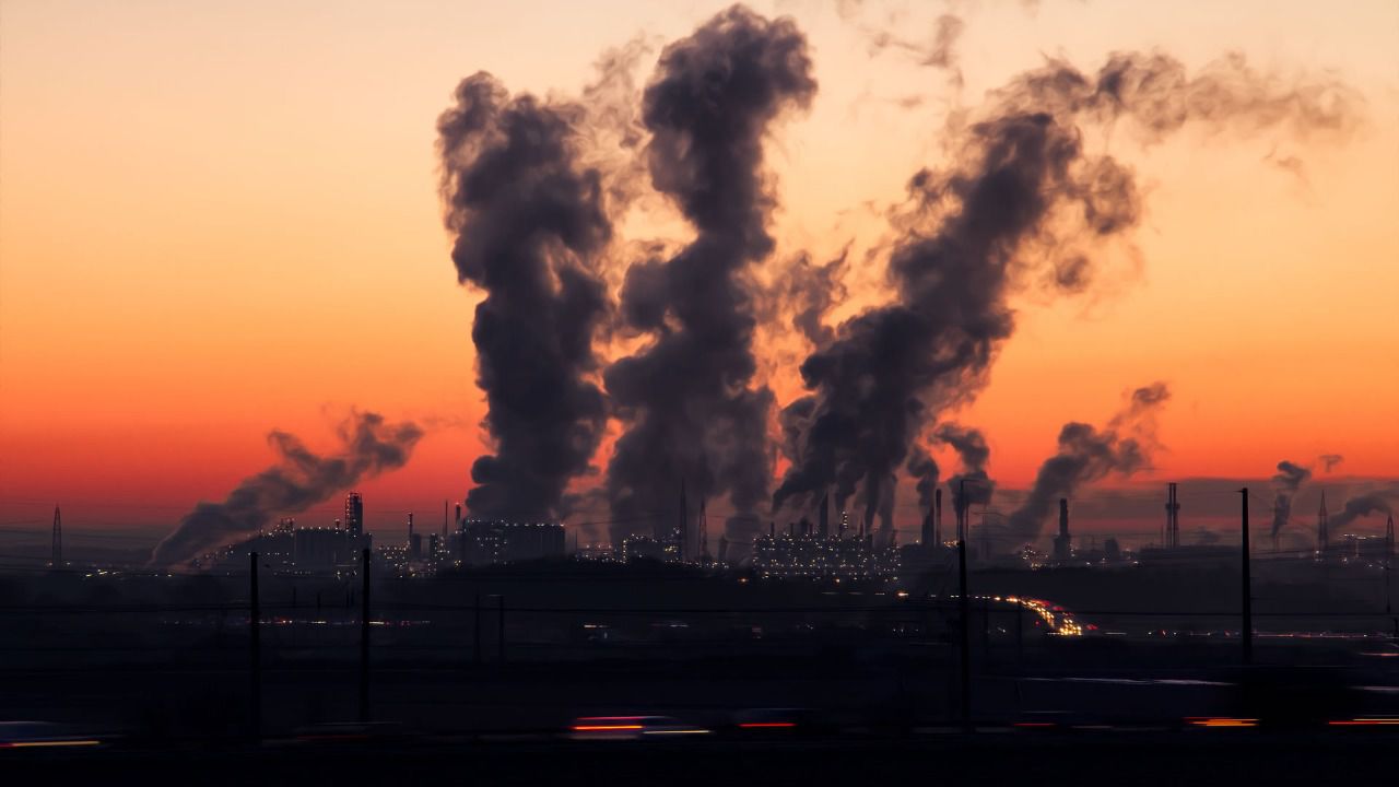 Un impuesto sobre las emisiones contaminantes supondrían 10.000 millones al año