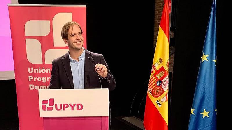 Cristiano Brown seguirá al frente de UPyD, prometiendo 'fortalecer el centro y combatir los populismos'