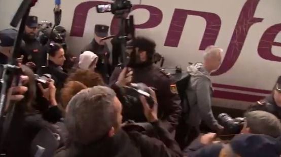 Greta Thunberg ironiza sobre el brutal acoso de la prensa a su llegada a Madrid