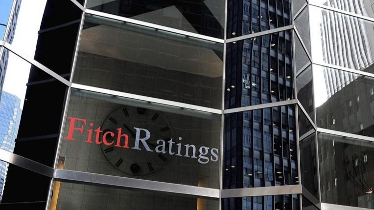 La deuda española mantiene su nota en la agencia Fitch, que alerta de la falta de gobierno y la crisis catalana