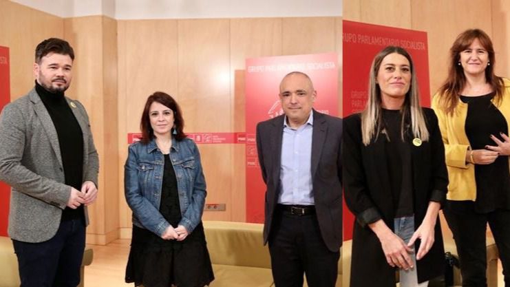 El silencio del PSOE y los independentistas catalanes en torno a sus negociaciones