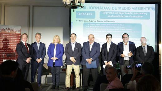 Foto de familia de la primera sesión de las Jornadas (Foto: Mónica González)