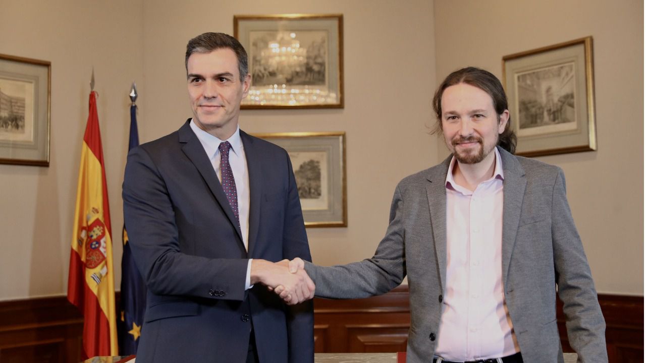 Sánchez e Iglesias firman un programa social de gobierno de coalición