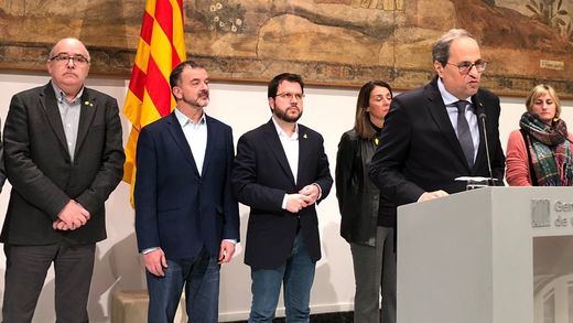 La Generalitat y cientos de ciudadanos protestan tras la inhabilitación de Torra