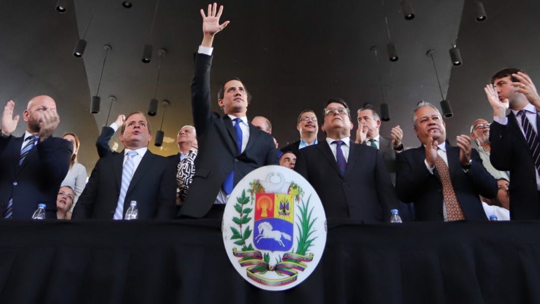 Los planes del nuevo Gobierno con Podemos respecto a Juan Guaidó: ¿seguirá siendo reconocido presidente de Venezuela?
