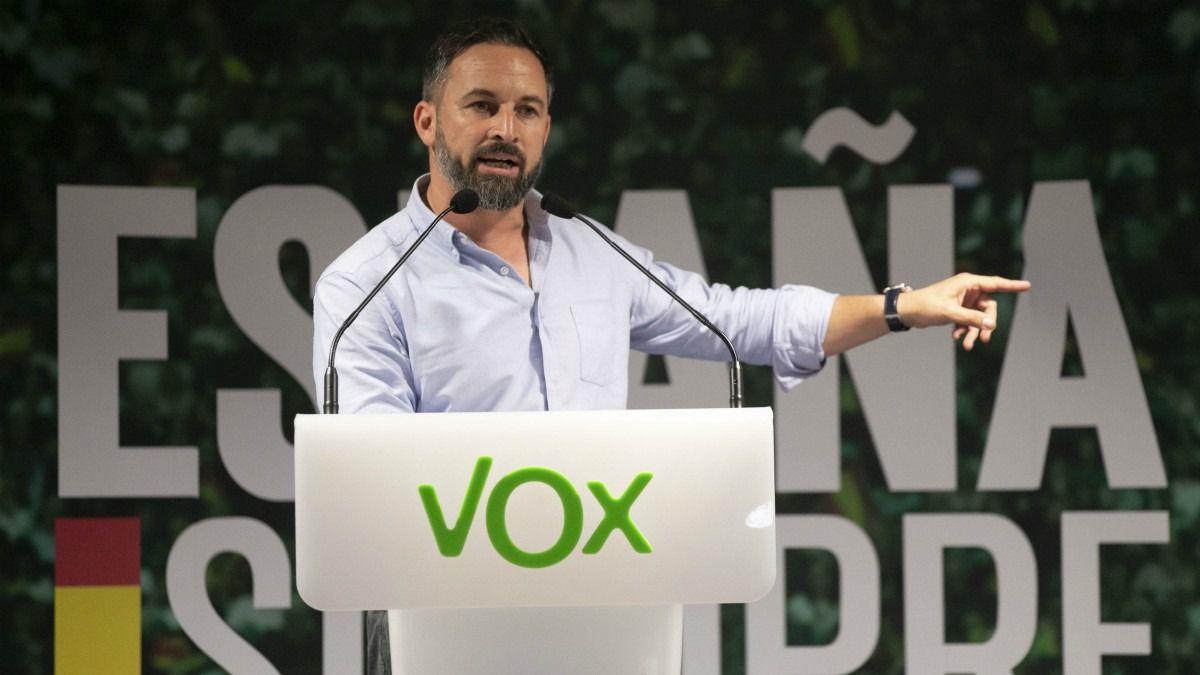 Vox se querella contra Sánchez y Delgado por tráfico de influencias