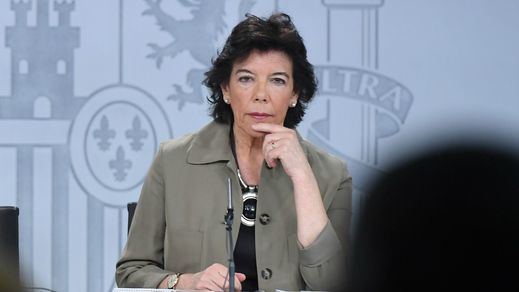 ... y sanciona con 2.200 euros a la ex portavoz del Ejecutivo, Isabel Celaá