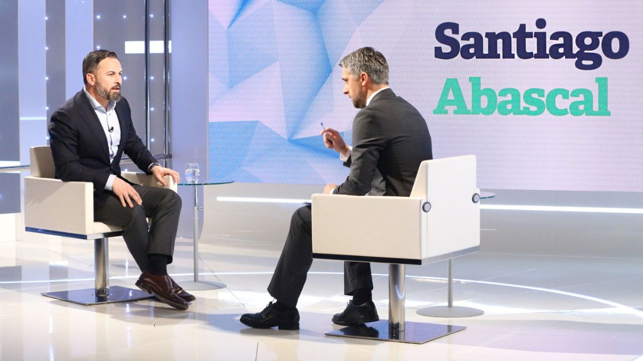 Abascal, en su controvertida entrevista en TVE: defendió expulsar a los inmigrantes ilegales "en caliente, en templado o en frío"