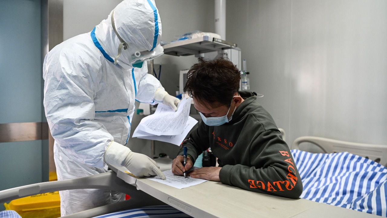 La cifra de fallecidos por el coronavirus en China se aproxima a 1.400 entre denuncias de falta de transparencia