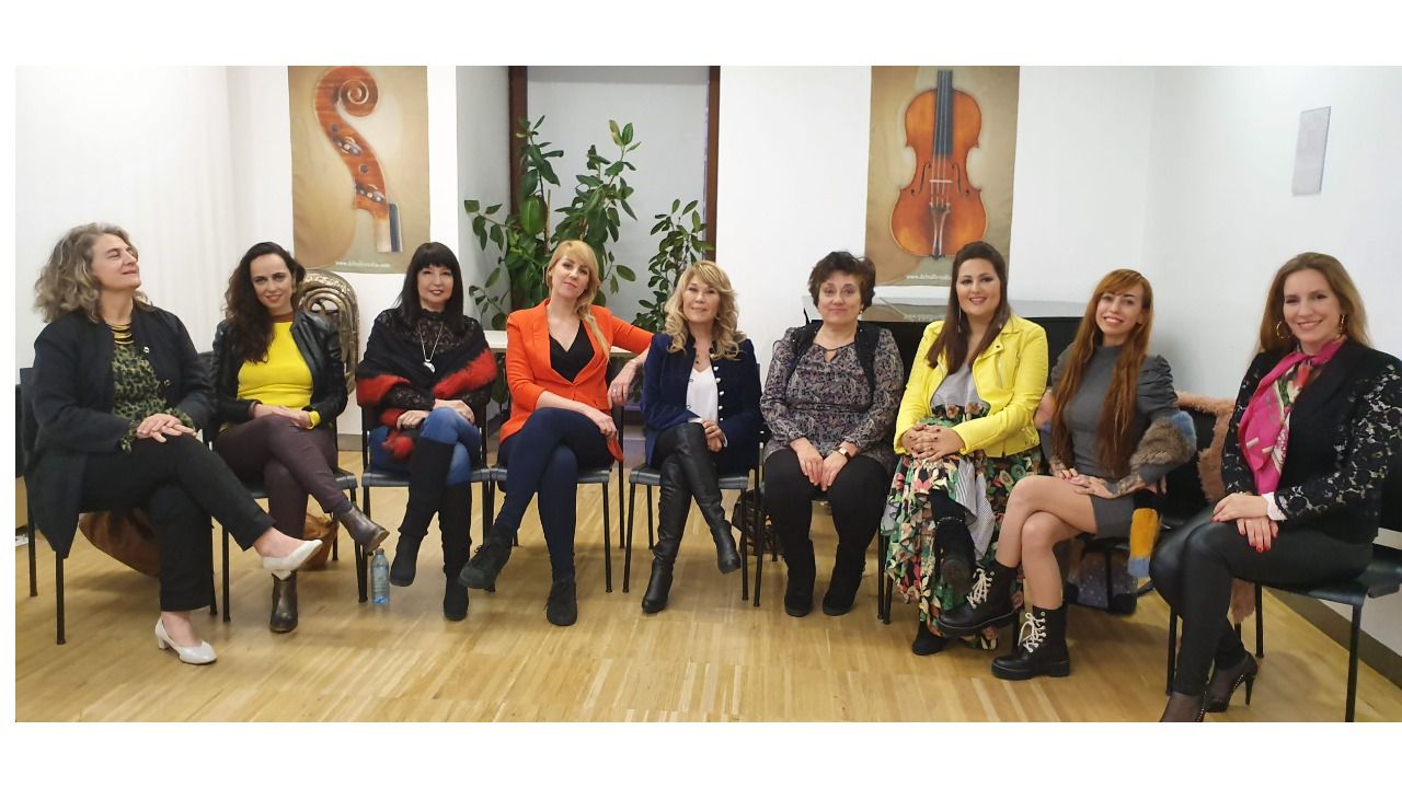 Las mujeres artistas de AMCE presentaron la exposición fotográfica y videográfica