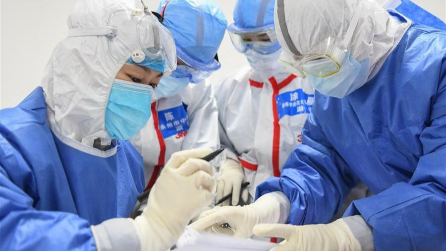 Más de 2.100 muertos ya por el coronavirus en China, pero disminuyen los nuevos contagios