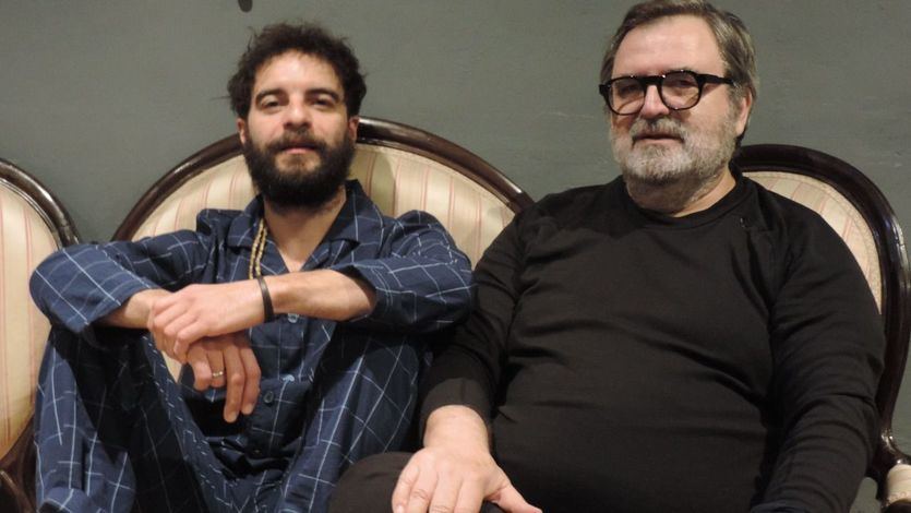 Paco Sáenz, a la derecha, junto al Nicolás Pereyra..