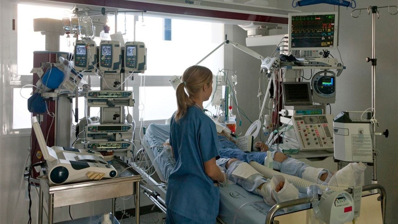 No hay enfermeras con experiencia en UCI para 1.000 nuevas camas en Madrid
