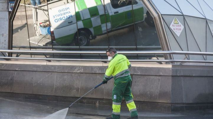 Madrid extrema las medidas de limpieza y desinfección