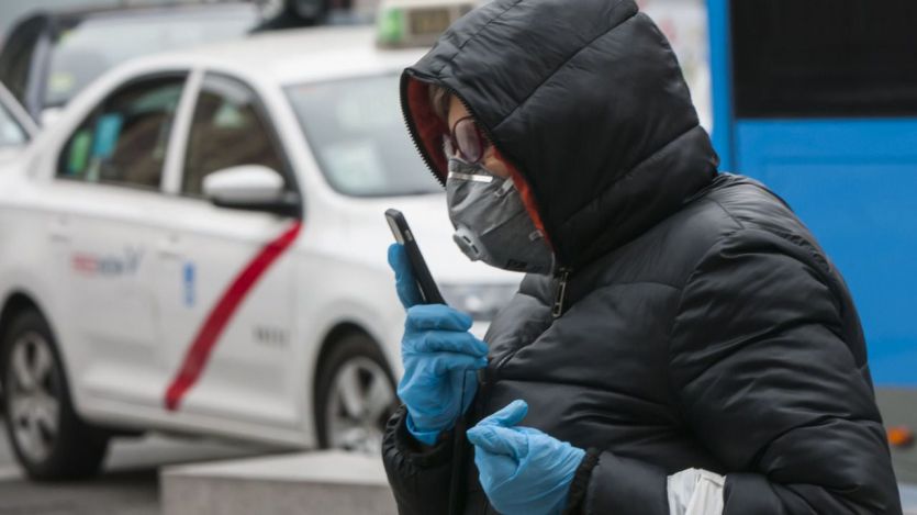 La contradicción de las mascarillas: barrera eficaz contra los contagios de coronavirus o material sanitario innecesario