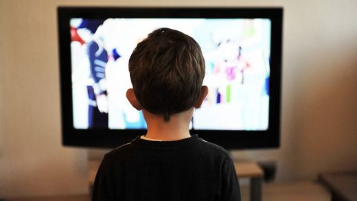 Abuso de pantallas en niños por el confinamiento: hiperactividad y mal comportamiento