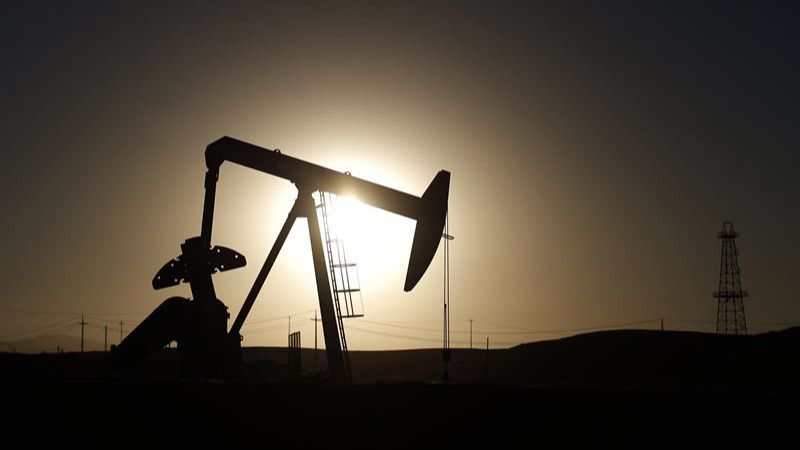El barril de petróleo en EEUU está en precios negativos, pero otra cosa será la gasolina