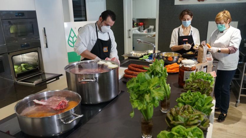 Miele ofrece sus cocinas del Experience Center de Alcobendas para ayudar a familias vulnerables durante la crisis del Coronavirus.