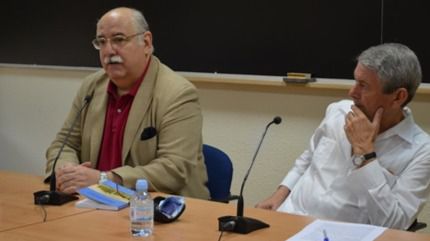 Rafael Cabrera, a la izquierda, durante uno de los actos del Aula