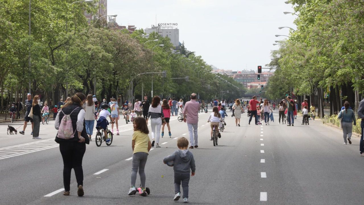 Sanidad flexibiliza medidas para las fases 1 y 2: adiós a las restricciones en los paseos de niños y adultos