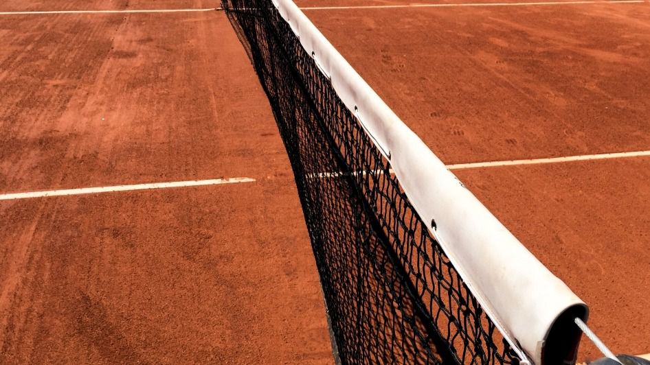 Las clases de tenis, incluso dobles, volverán a las pistas este el lunes en toda España