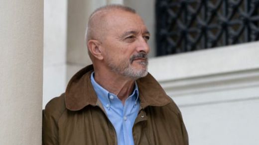 Arturo Pérez-Reverte, premio de periodismo Mariano de Cavia