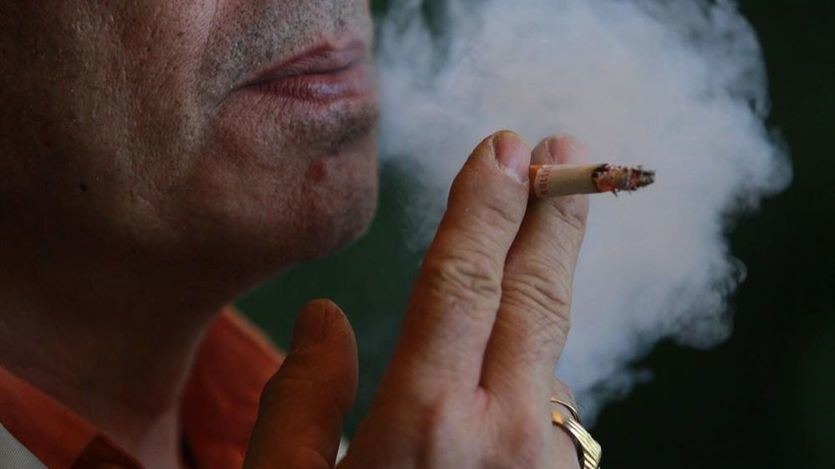 Un 6,73% de los fumadores lo ha dejado durante el confinamiento o reducido el consumo