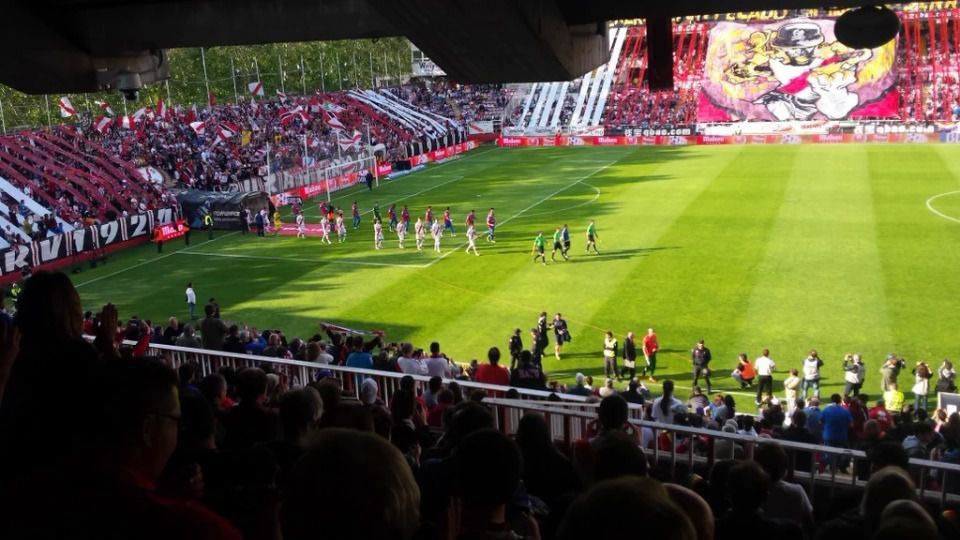 Polémica en el regreso del fútbol en España: La Liga quiere que haya público en algunos estadios