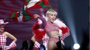 La comentada petición de Miley Cirus a Pedro Sánchez